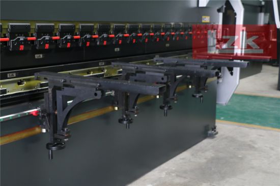 200-tonowa hydrauliczna prasa krawędziowa CNC
